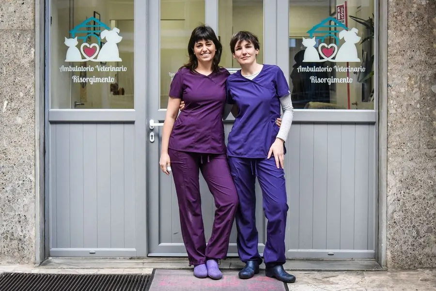 Due veterinarie sulla soglia